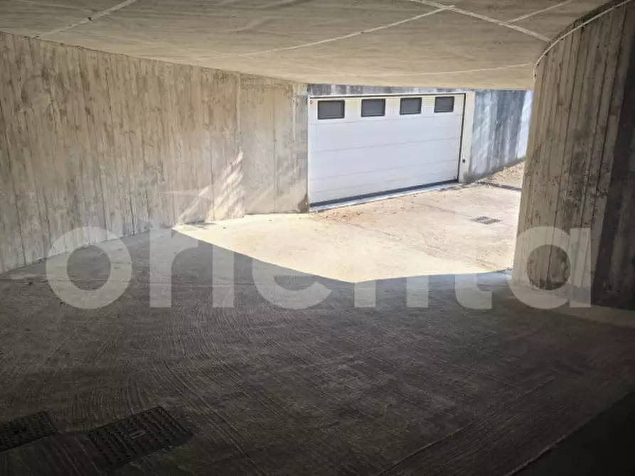 Immagine 3 di Garage in vendita  in VIA PAPA GIOVANNI XXIII a Puegnago Sul Garda