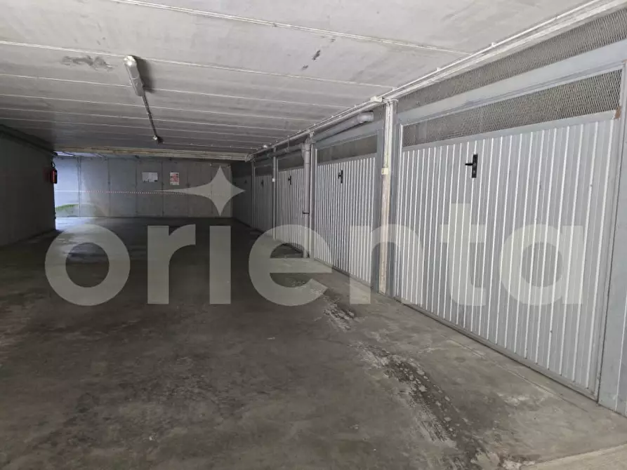 Immagine 4 di Garage in vendita  in VIA PAPA GIOVANNI XXIII a Puegnago Sul Garda