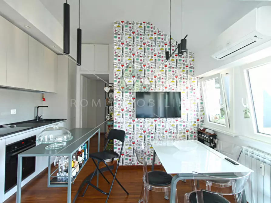 Immagine 2 di Appartamento in vendita  in Via Luigi Lilio a Roma