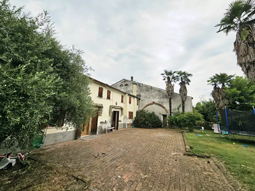 Immagine 1 di Casa indipendente in vendita  in VIA GUGLIELMO MARCONI a Borgo Veneto