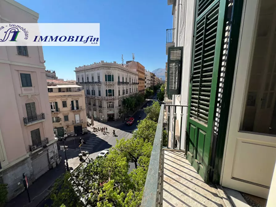Immagine 1 di Appartamento in vendita  in Via Roma a Palermo