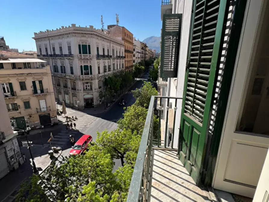 Immagine 3 di Appartamento in vendita  in Via Roma a Palermo