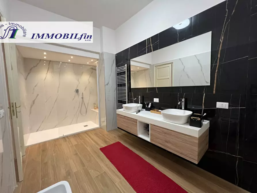 Immagine 29 di Appartamento in vendita  in Via Roma a Palermo
