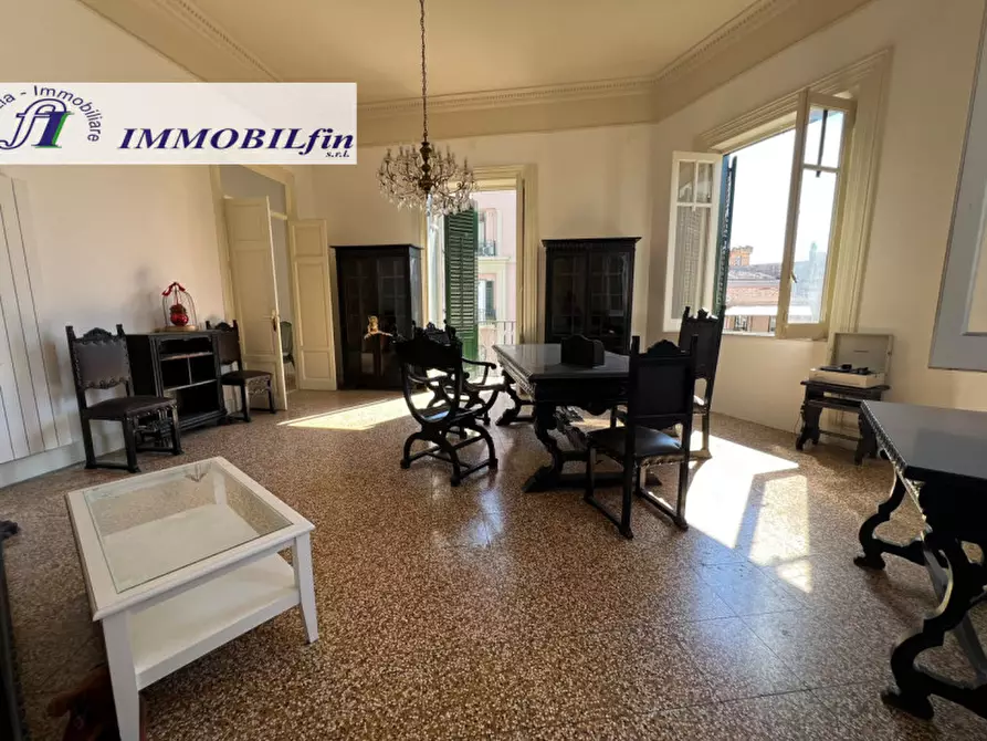 Immagine 35 di Appartamento in vendita  in Via Roma a Palermo
