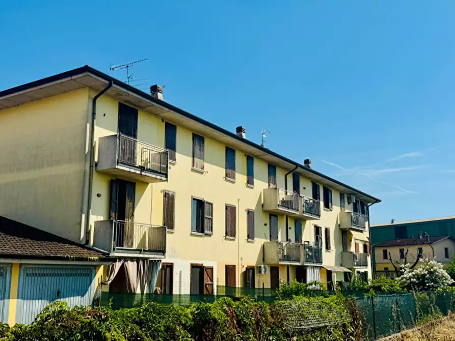 Immagine 3 di Appartamento in vendita  in via. Kennedy n.97 a Calvisano
