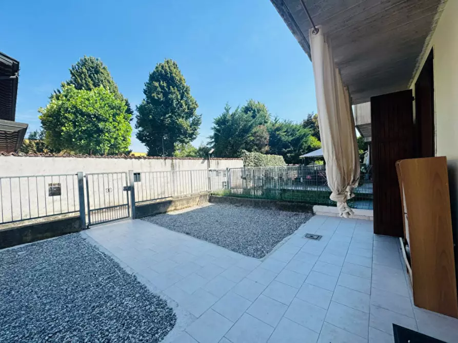 Immagine 5 di Appartamento in vendita  in via. Kennedy n.97 a Calvisano