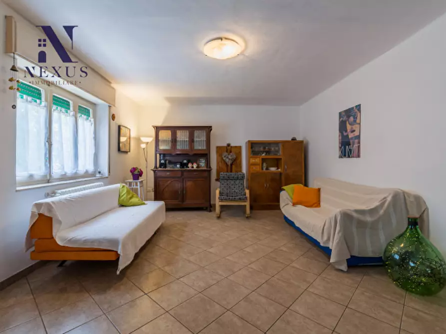 Immagine 2 di Casa trifamiliare in vendita  in Via dell'Arzilla a Fano