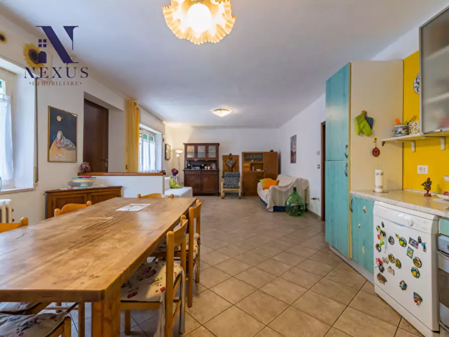 Immagine 4 di Casa trifamiliare in vendita  in Via dell'Arzilla a Fano