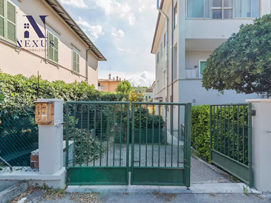 Immagine 25 di Casa trifamiliare in vendita  in Via dell'Arzilla a Fano