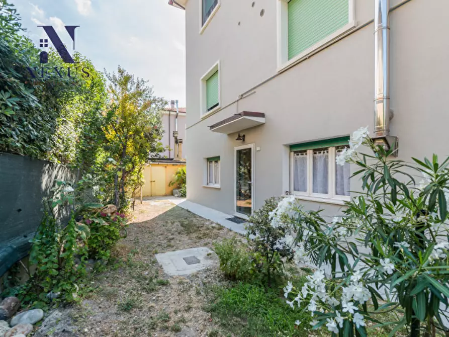 Immagine 26 di Casa trifamiliare in vendita  in Via dell'Arzilla a Fano