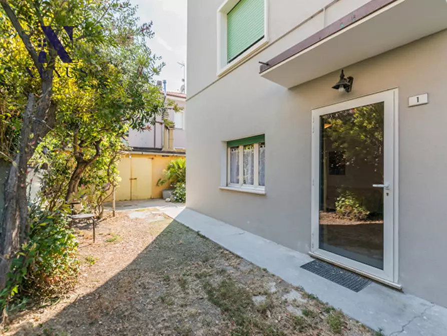 Immagine 27 di Casa trifamiliare in vendita  in Via dell'Arzilla a Fano