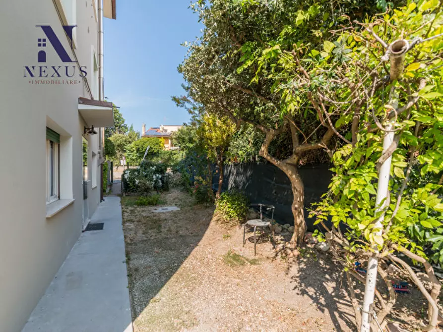 Immagine 28 di Casa trifamiliare in vendita  in Via dell'Arzilla a Fano