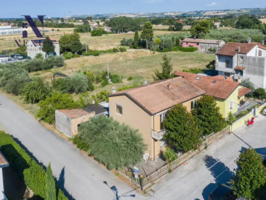 Immagine 5 di Casa indipendente in vendita  in via Tevere a Fano