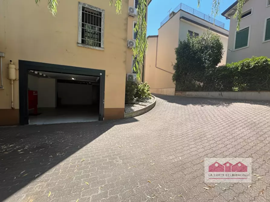Immagine 20 di Appartamento in affitto  in Via Raffaele Pasi 67 a Vicenza
