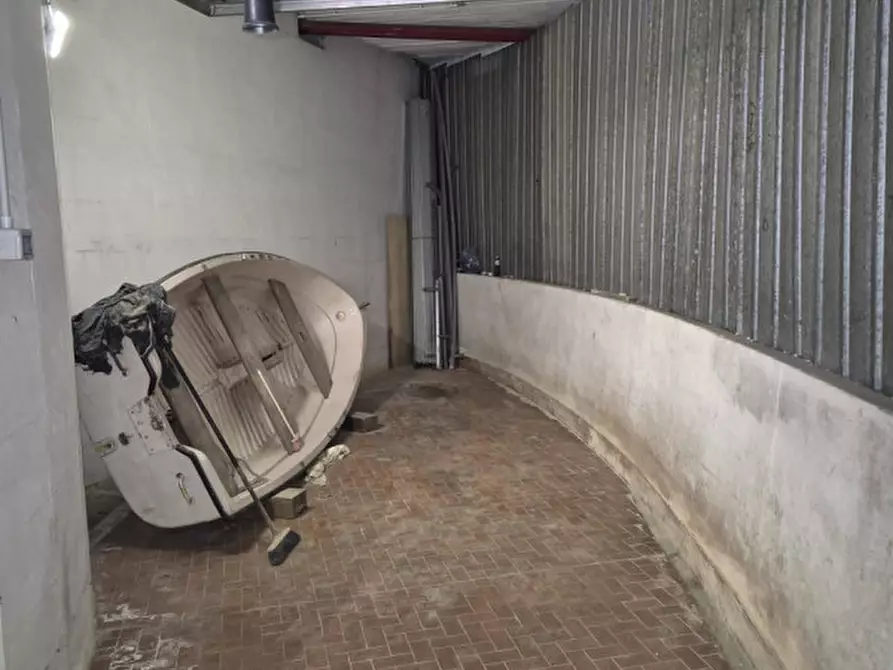Immagine 2 di Garage in vendita  in via Milano a Varazze