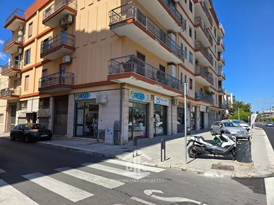 Immagine 3 di Negozio in affitto  in viale giovanni leopardi,21 a Lecce