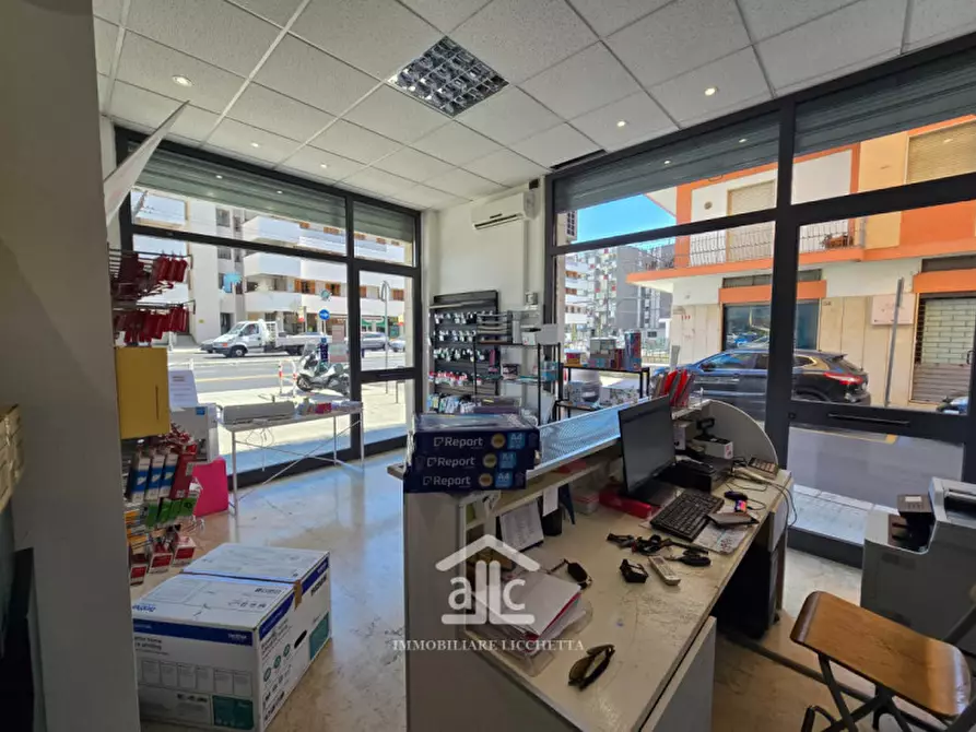Immagine 13 di Negozio in affitto  in viale giovanni leopardi,21 a Lecce