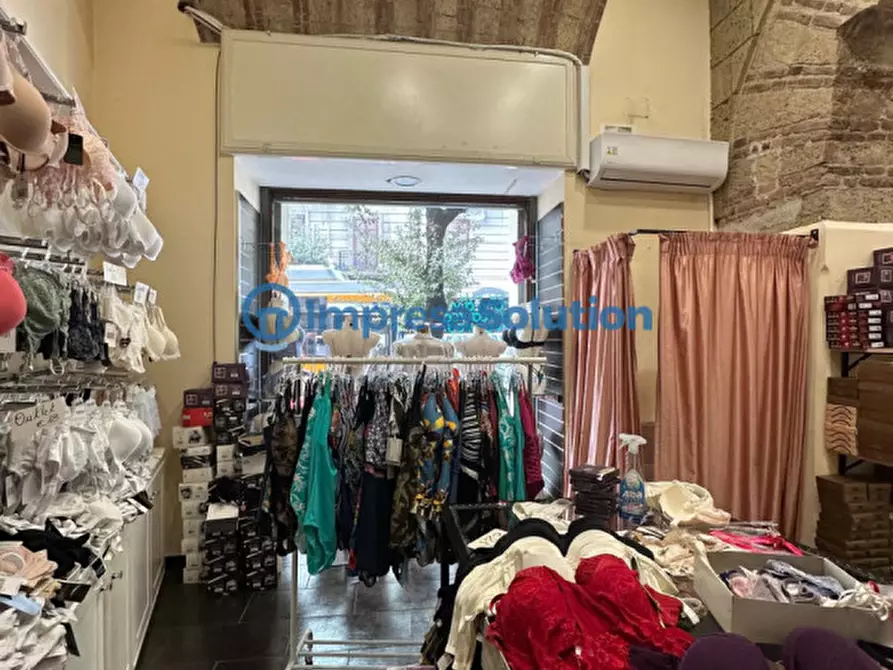 Immagine 7 di Negozio in affitto  in Corso Giuseppe Garibaldi a Napoli