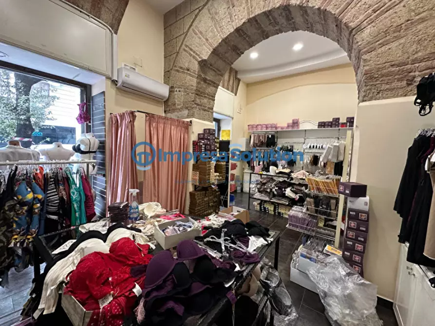 Immagine 10 di Negozio in affitto  in Corso Giuseppe Garibaldi a Napoli