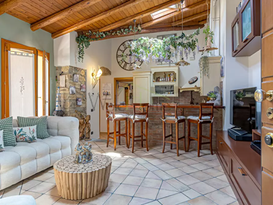 Immagine 1 di Appartamento in vendita  a Albavilla