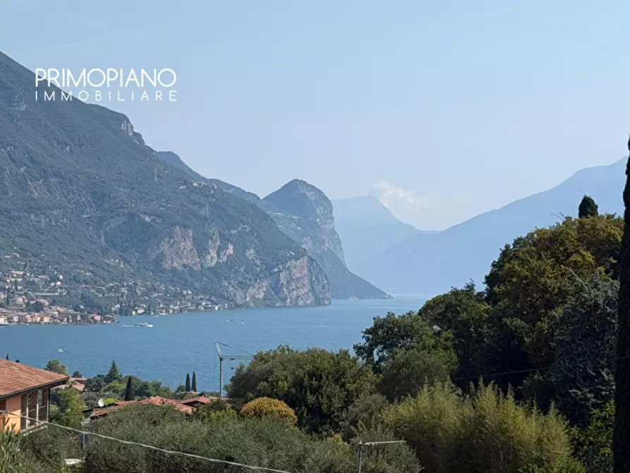 Immagine 1 di Villa in vendita  in Via San Giorgio a Toscolano-Maderno