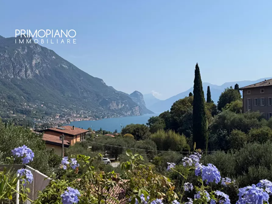 Immagine 2 di Villa in vendita  in Via San Giorgio a Toscolano-Maderno