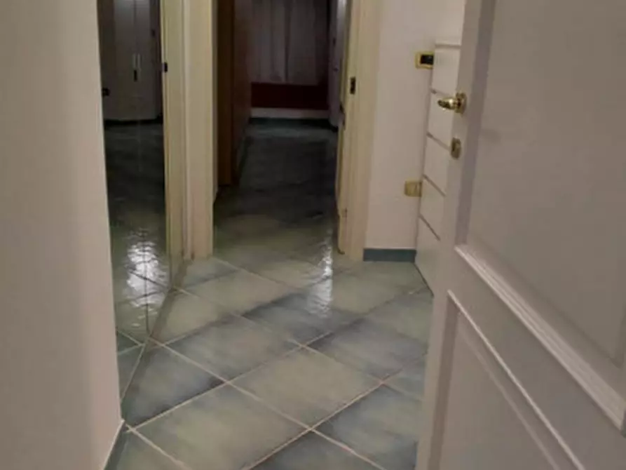 Immagine 15 di Appartamento in affitto  in via rocco galdieri 3 a Napoli