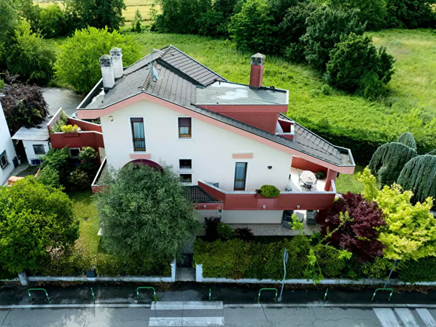 Immagine 1 di Casa indipendente in vendita  in Via Guasti a Padova
