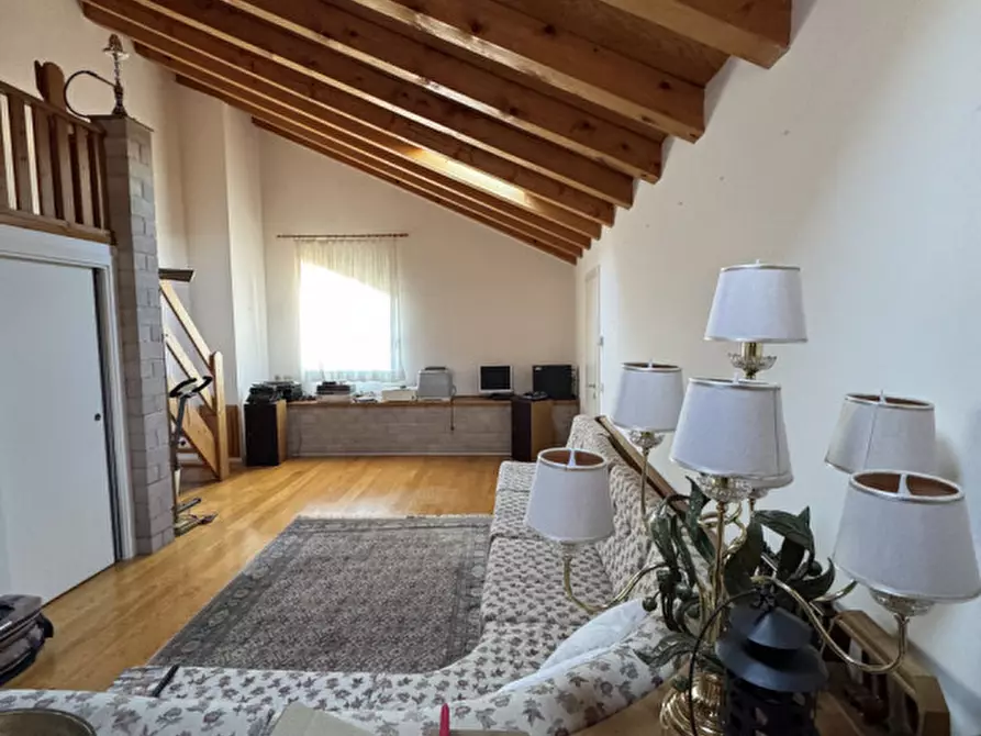 Immagine 12 di Appartamento in vendita  in Via Aldo Rosolen n. 2 a Vittorio Veneto