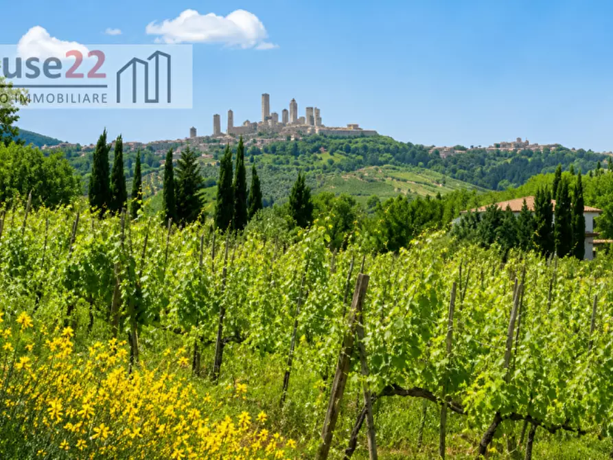 Immagine 1 di Palazzo in vendita  in via Berignano 20 a San Gimignano