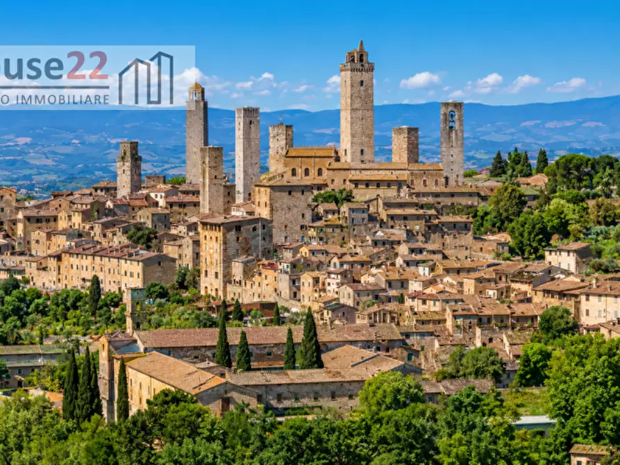 Immagine 2 di Palazzo in vendita  in via Berignano 20 a San Gimignano