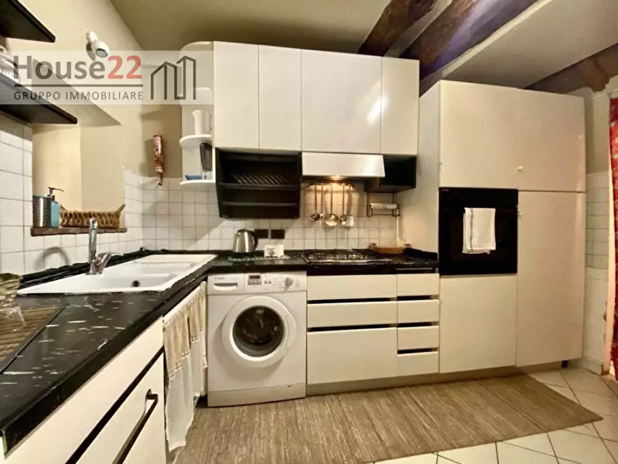 Immagine 8 di Palazzo in vendita  in via Berignano 20 a San Gimignano