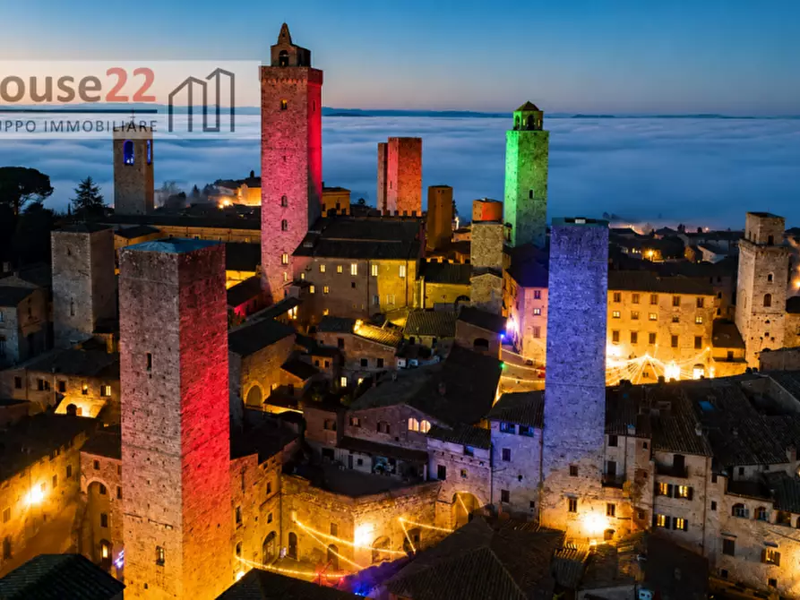Immagine 17 di Palazzo in vendita  in via Berignano 20 a San Gimignano