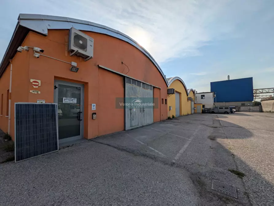 Immagine 1 di Capannone industriale in affitto  in zai a Verona