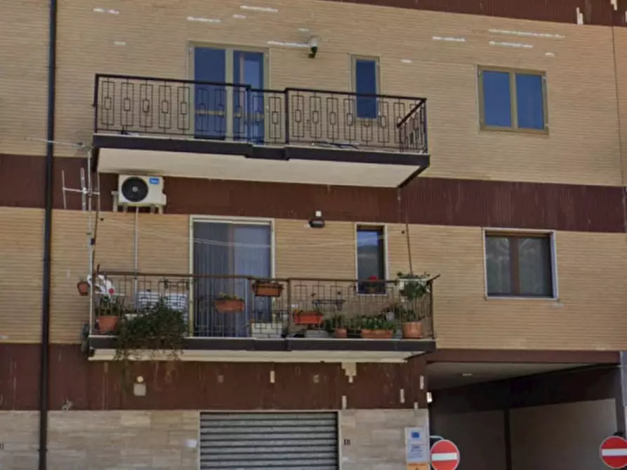 Immagine 1 di Negozio in vendita  in via grumentina 18 a Marsicovetere