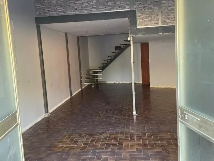 Immagine 9 di Negozio in vendita  in via grumentina 18 a Marsicovetere
