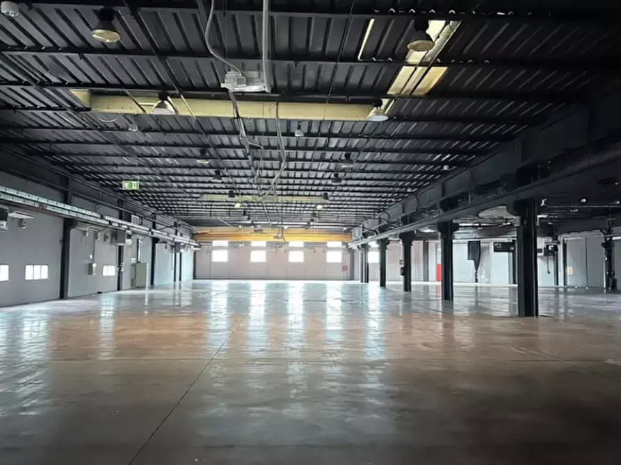 Immagine 2 di Capannone industriale in affitto  in Via Alessandro Rossi a Vicenza