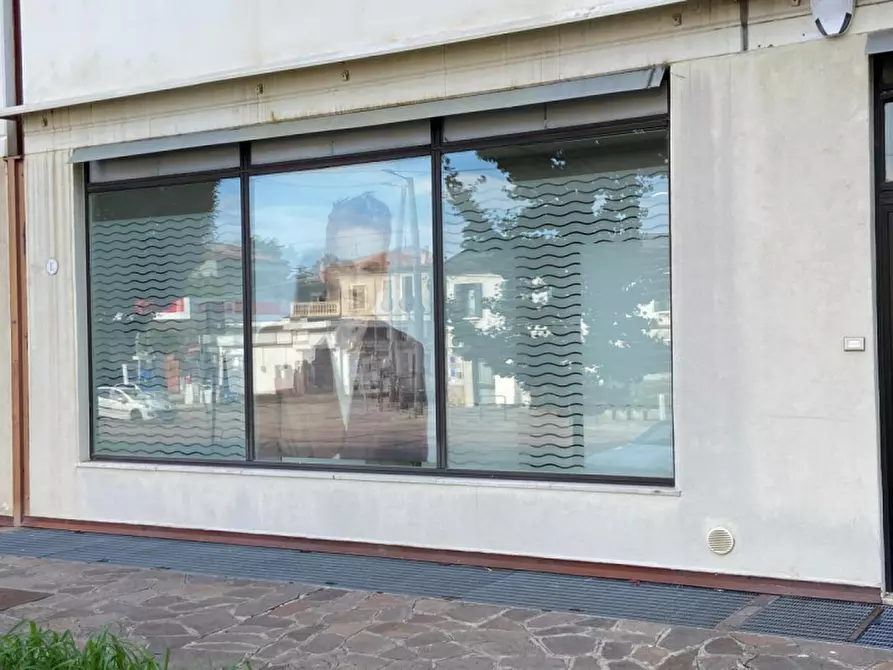 Immagine 14 di Negozio in vendita  in Via Guido Reni a Padova