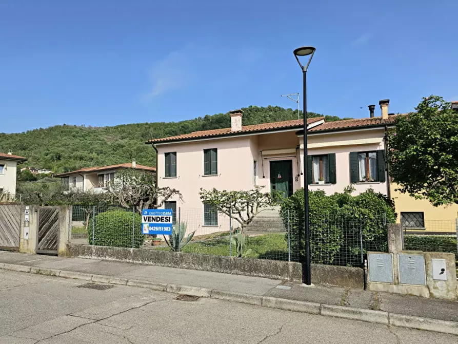 Immagine 1 di Casa bifamiliare in vendita  in VIA SAN LORENZO a Baone