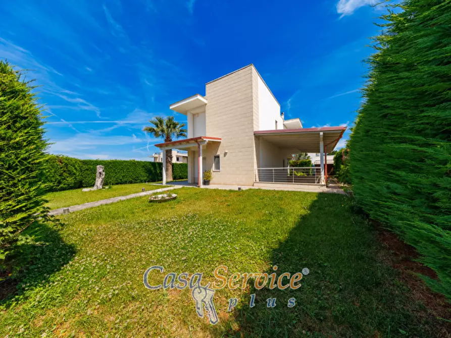 Immagine 10 di Villa in vendita  in Via Charles Le Corbusier a Lecce