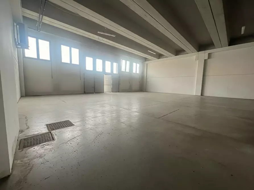 Immagine 6 di Capannone industriale in vendita  in Via Milano a Torri Di Quartesolo