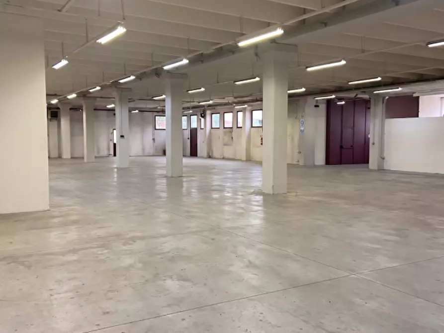 Immagine 4 di Capannone industriale in affitto  in Via Andrea Bafile a Jesolo
