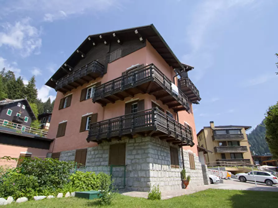Immagine 2 di Appartamento in vendita  in Viale Dolomiti di Brenta, 72 a Pinzolo
