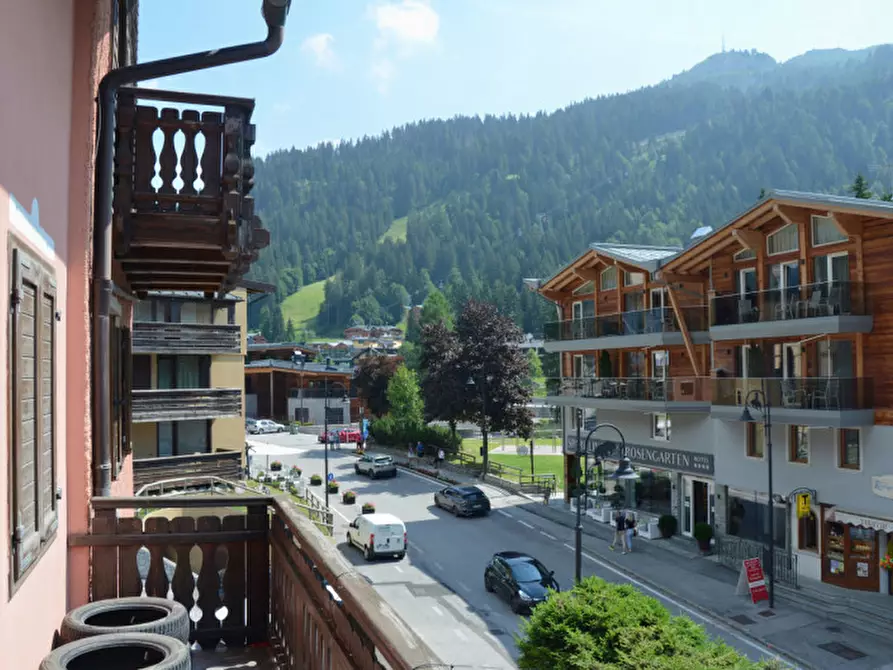Immagine 3 di Appartamento in vendita  in Viale Dolomiti di Brenta, 72 a Pinzolo