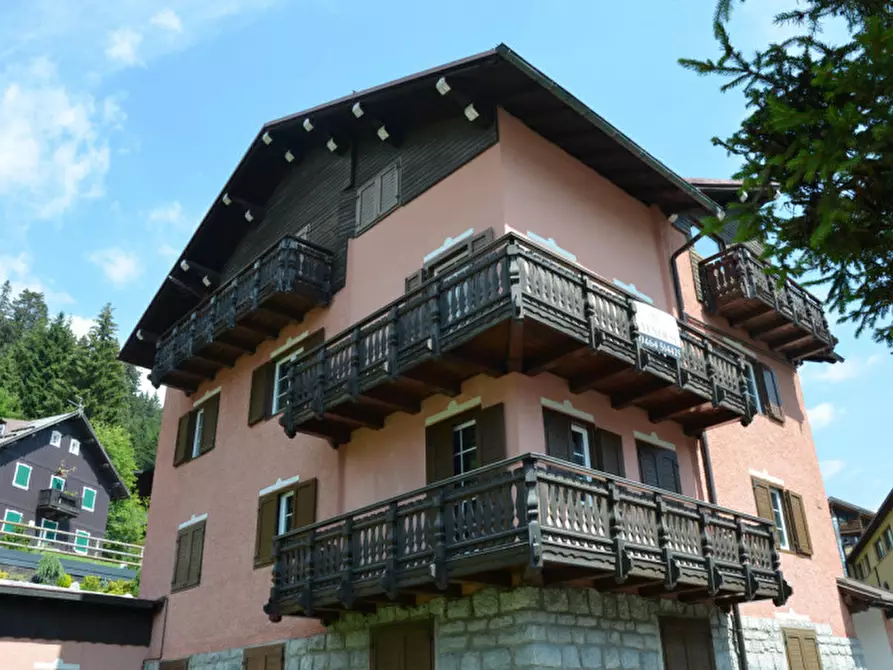 Immagine 10 di Appartamento in vendita  in Viale Dolomiti di Brenta, 72 a Pinzolo