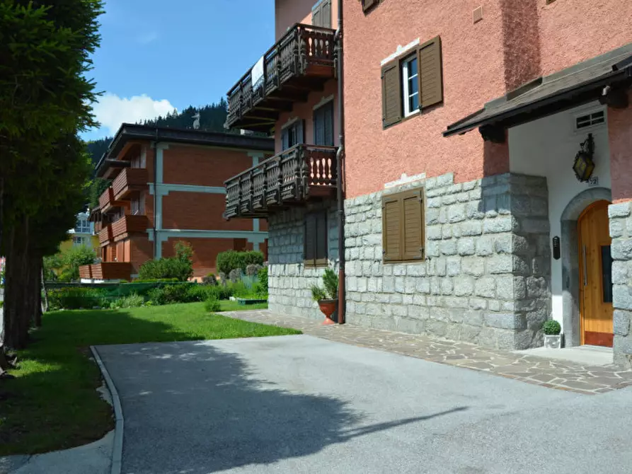 Immagine 11 di Appartamento in vendita  in Viale Dolomiti di Brenta, 72 a Pinzolo