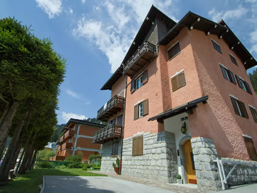 Immagine 15 di Appartamento in vendita  in Viale Dolomiti di Brenta, 72 a Pinzolo