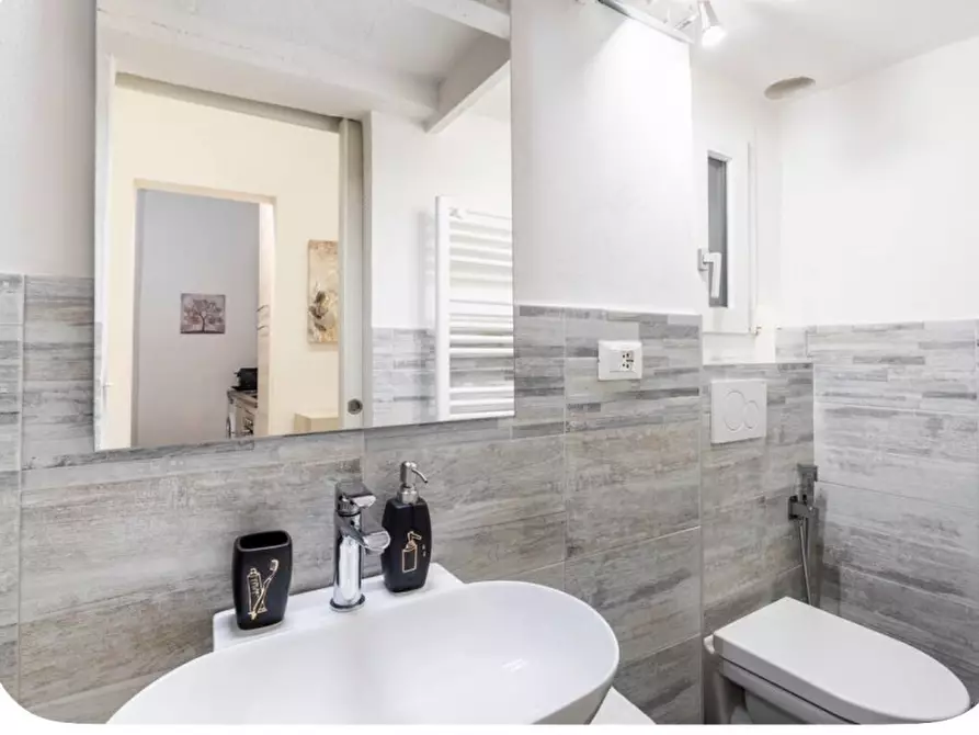 Immagine 17 di Appartamento in affitto  in VIA GIOBERTI a Firenze