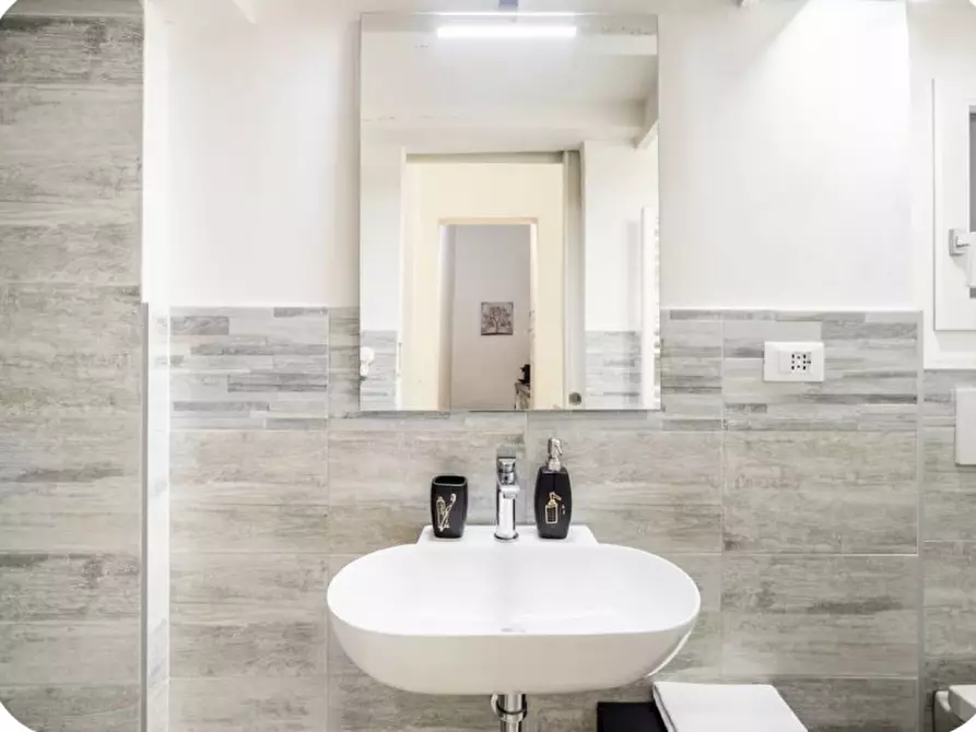 Immagine 19 di Appartamento in affitto  in VIA GIOBERTI a Firenze
