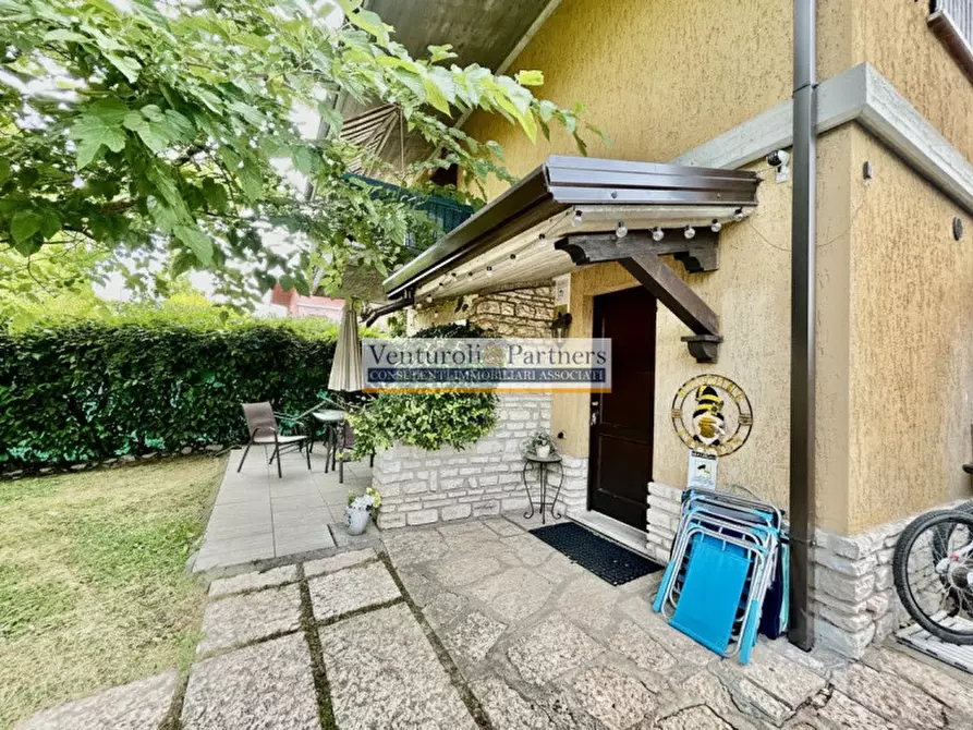 Immagine 2 di Appartamento in vendita  in Via Corti Romane a Sirmione